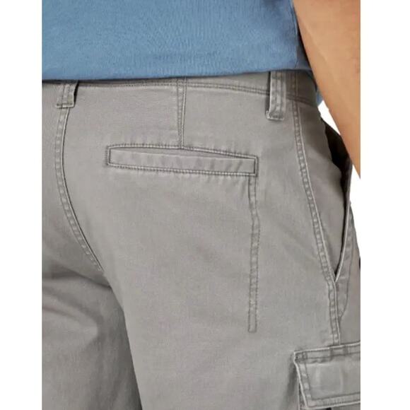 WRANGLER Five Star Premium Relaxed Fit Cargo Shorts, 48 Waist, New with Tag - Picture 3 of 10